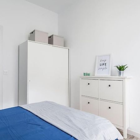 Apartamento Nuevo Cerca De La Playa Y Del Centro Valencia Exterior photo
