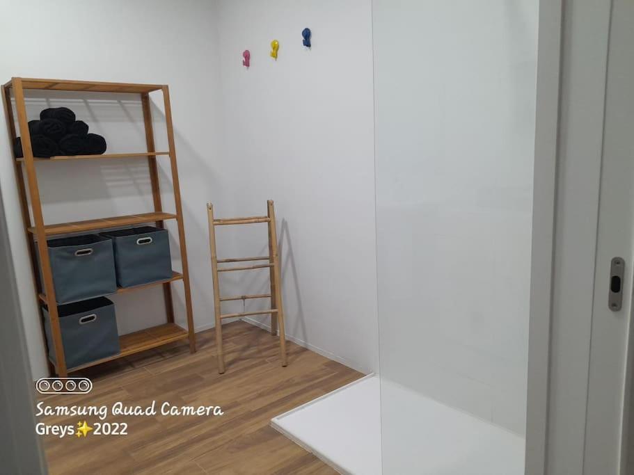 Apartamento Nuevo Cerca De La Playa Y Del Centro Valencia Exterior photo